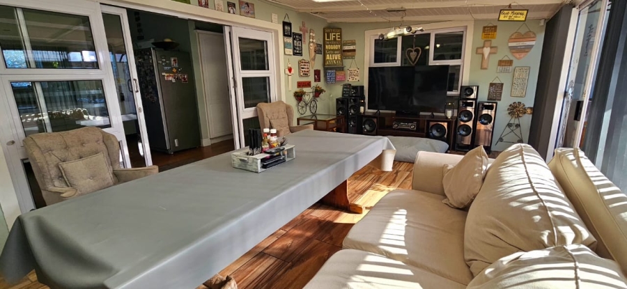 5 Bedroom Property for Sale in Kleinbaai Western Cape